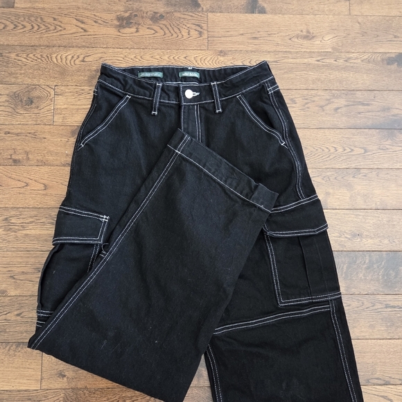 Wild Fable Super High Rise Dark Cargo Baggy Pants with Contrast Stitching Size 4 - Picture 2 of 7
